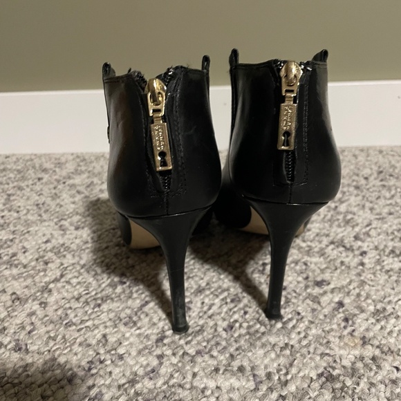 Ivanka Trump Black heels - Picture 3 of 6